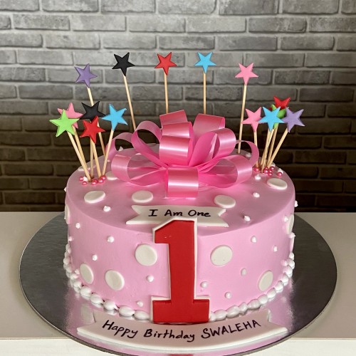 Adorable First Birthday Cake | Winni.in