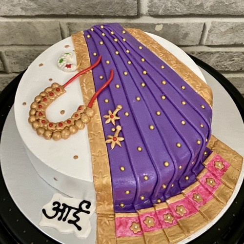 Without Fondant Paithani cake with tips/without any fondant tool/Saree cake/  Paithani saree cake - YouTube